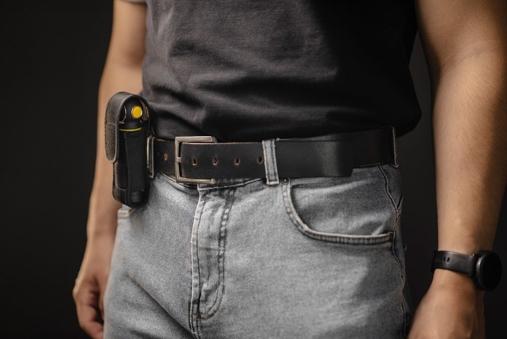 Armytek Elf C2 MAX WR στη ζώνη