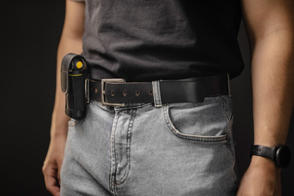 Armytek Elf C2 MAX WR στη ζώνη